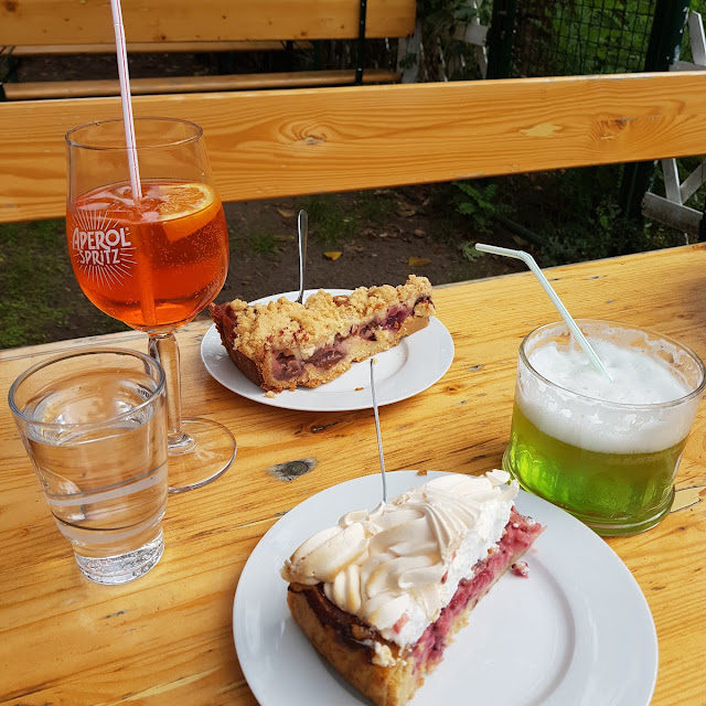 Rhabarber Baiser Kuchen Und Pflaumenkuchen
