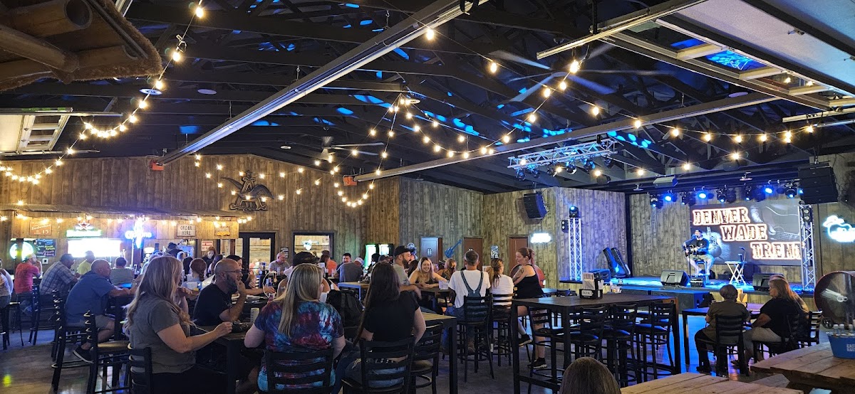 Roadhouse Barn & Grill