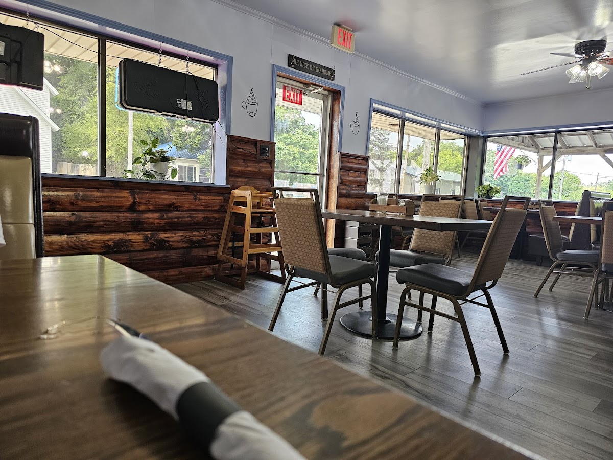 Cedar Creek Cafe