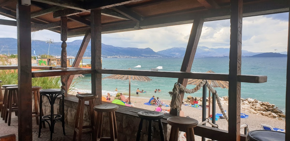 Cafe Tsunami