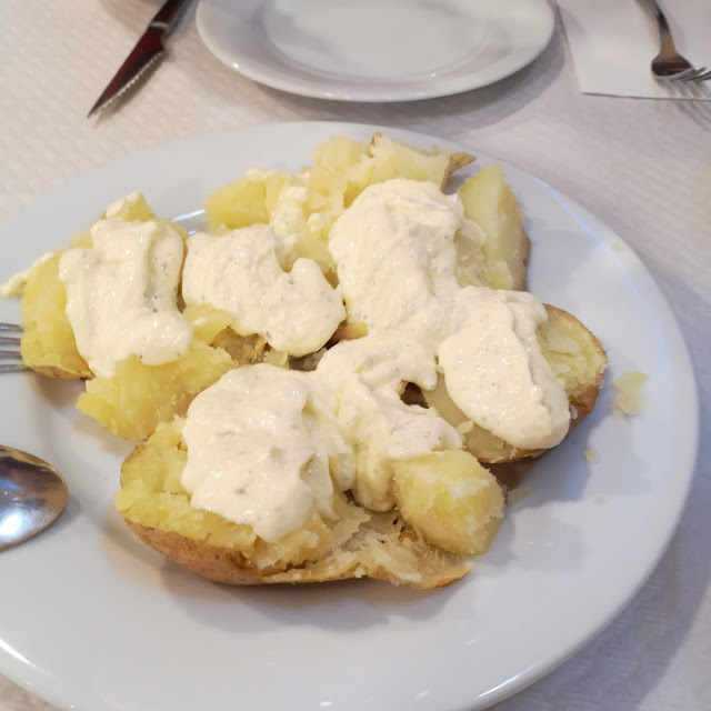 Patata Asada Con Alioli