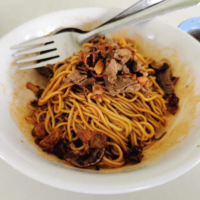 Mee Kolok