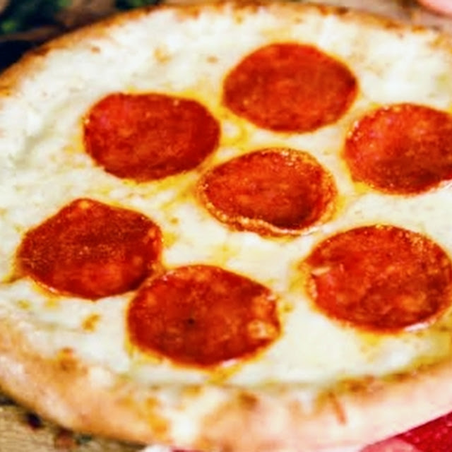 Esfiha de Pepperoni