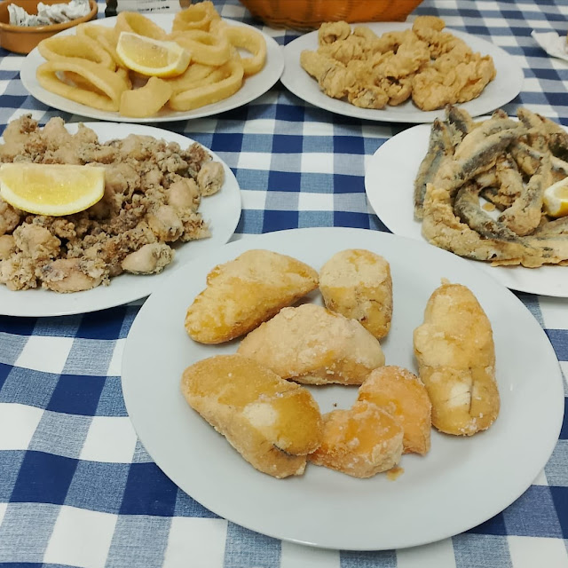 Huevas Fritas Boquerones Puntillitas Calamares Adobo