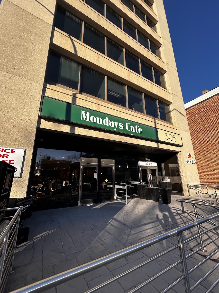 Mondays Cafe
