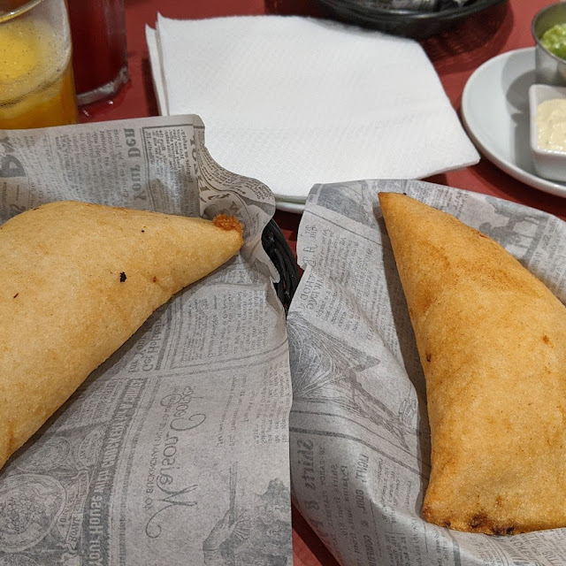 Empanada de Pabellón Y de Carne Mechada