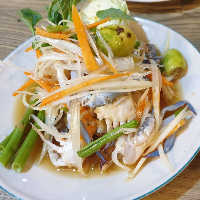 ส้มตําปูม้า