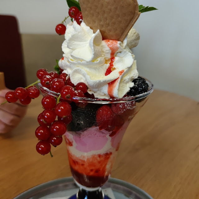 Waldbeerbecher