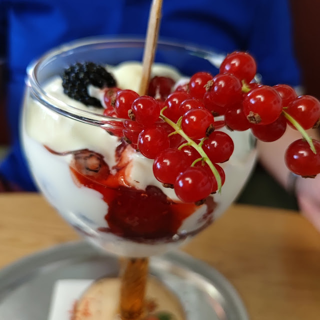 Joghurtbecher Mit Waldfrucht