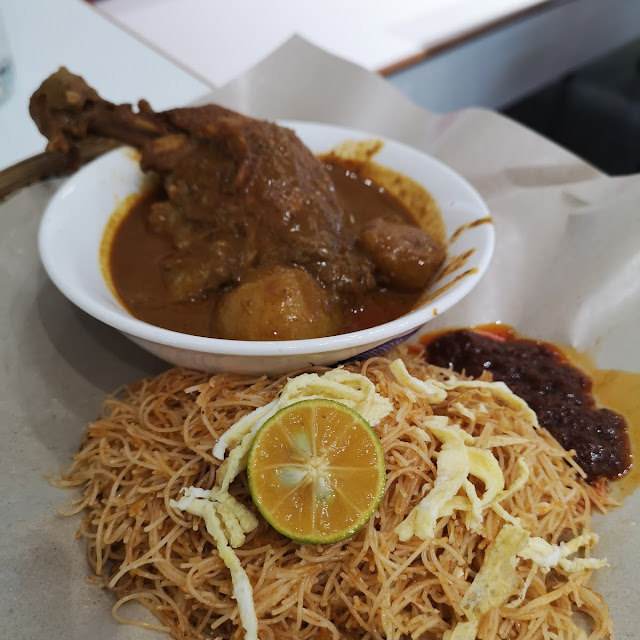 Mee Siam Fried Chicken ⽶暹炸鸡
