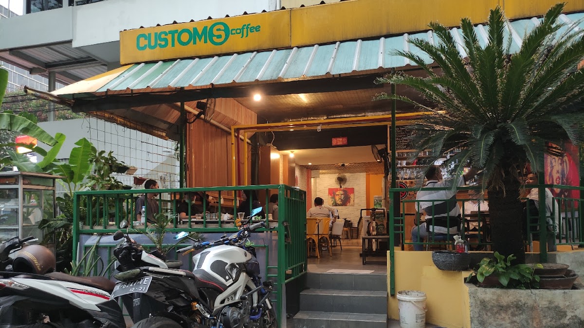 CUSTOMS coffee house