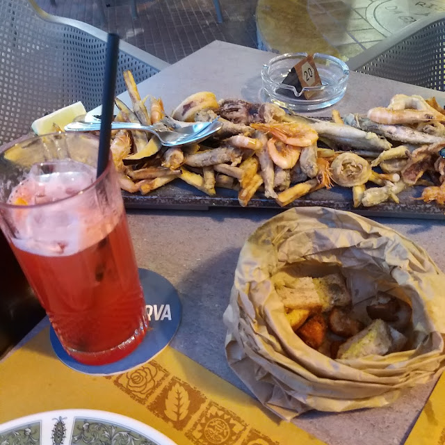 Fritto Di Pesce E Bruschette