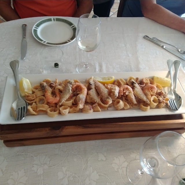 Frittura Mista Di Totani Surici Polipetti E Gamberetti