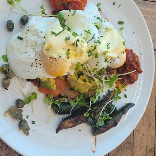 Salmon Benedict