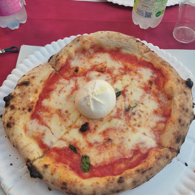 Pizza Margherita Con Burrata