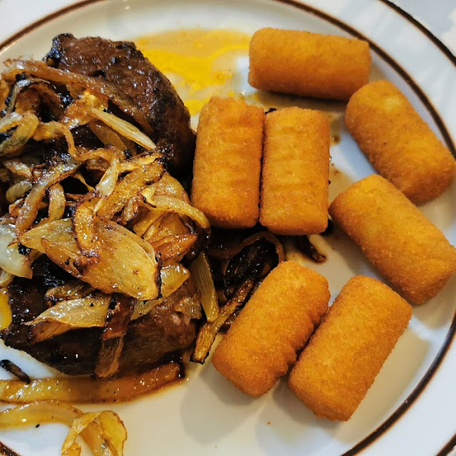 Rumpsteak Mit Zwiebeln U Kräuterbutter
