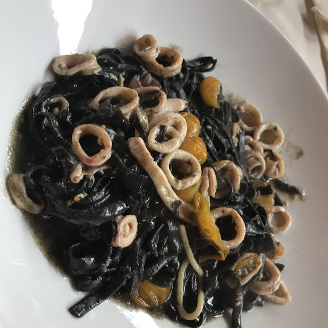 Bavette Al Nero Con Rana Pescatrice E Pomodorini