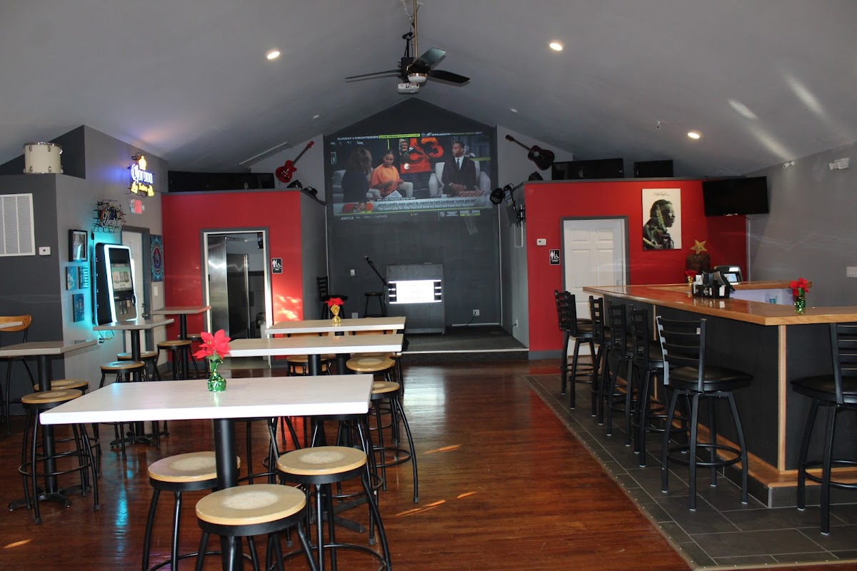 Legends Bar and Grill