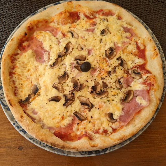 Capricciosa Pizza