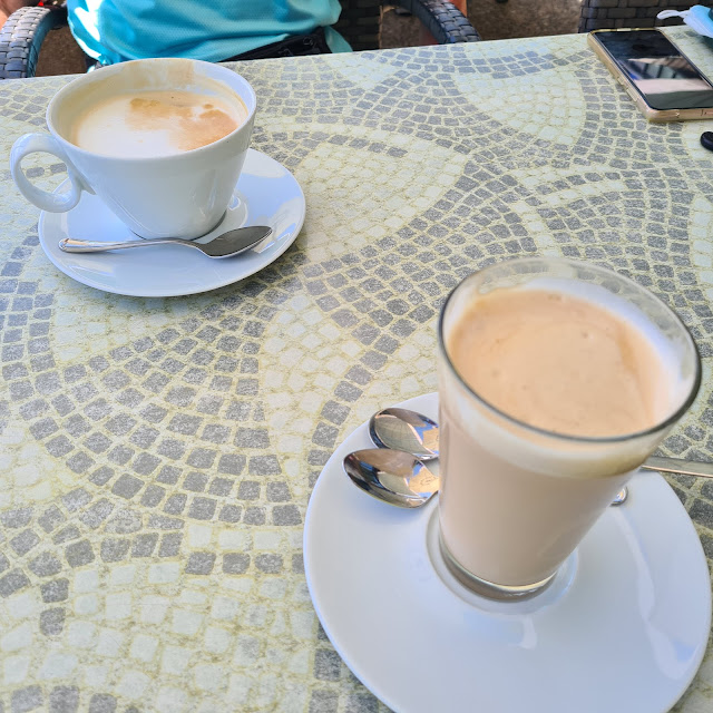 Milchkaffee Und Latte Macchiato