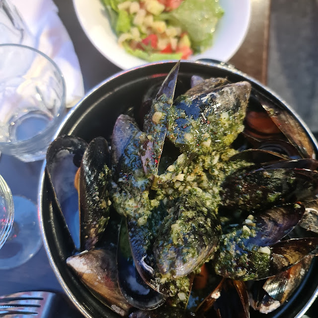 Moules Au Roquefort Frites