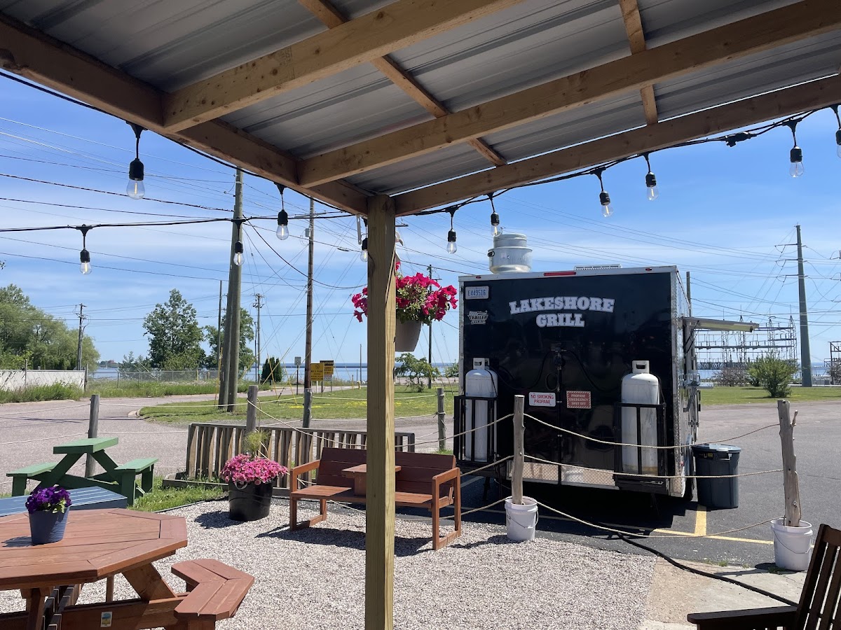 Lakeshore Grill