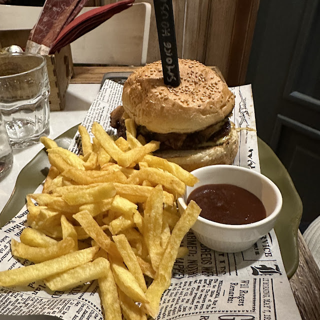 Smoked Sousage Sandwich E Pulled Pork Sandwich