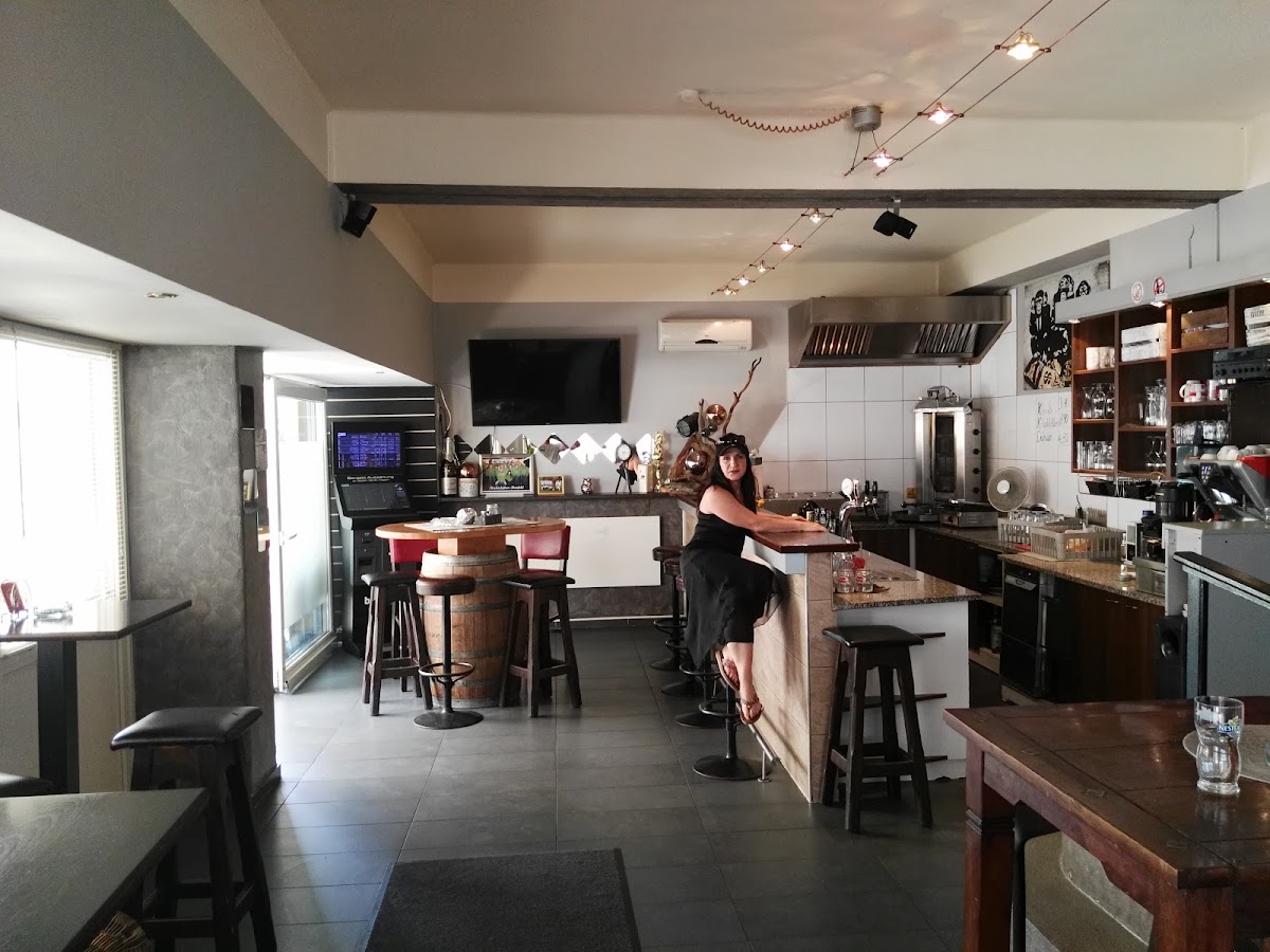 CAFE Pizzeria Troja