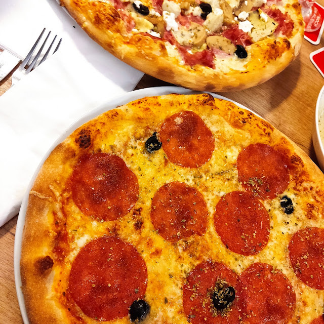 Salami Pizza