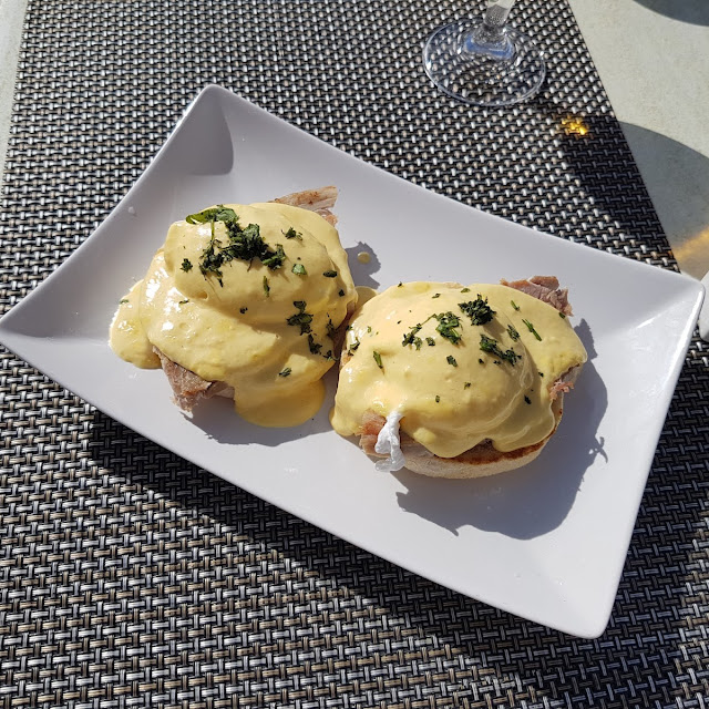 Scrambled or Poached Egg on Toast