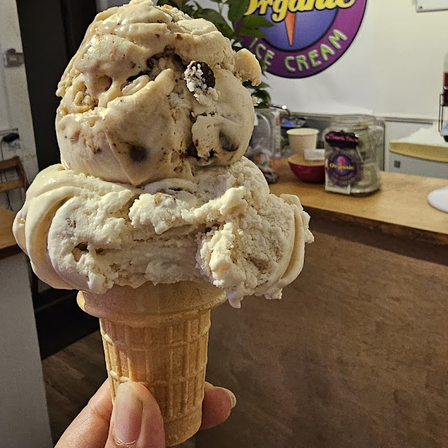 Cookies & Cream Strawberry Butter Pecan