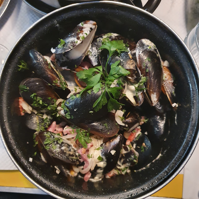 Moules Avec Lardons