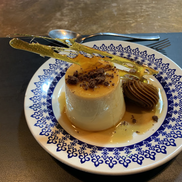 Panna Cotta de Peras Y Coulis de Naranja