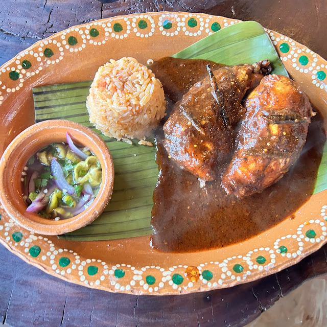 Mole de Pollo de Patio