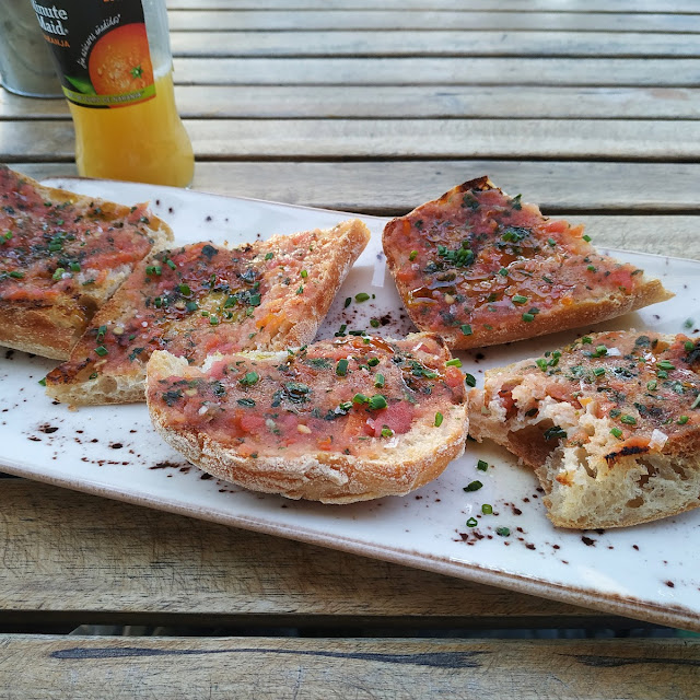 Pan Con Tomate