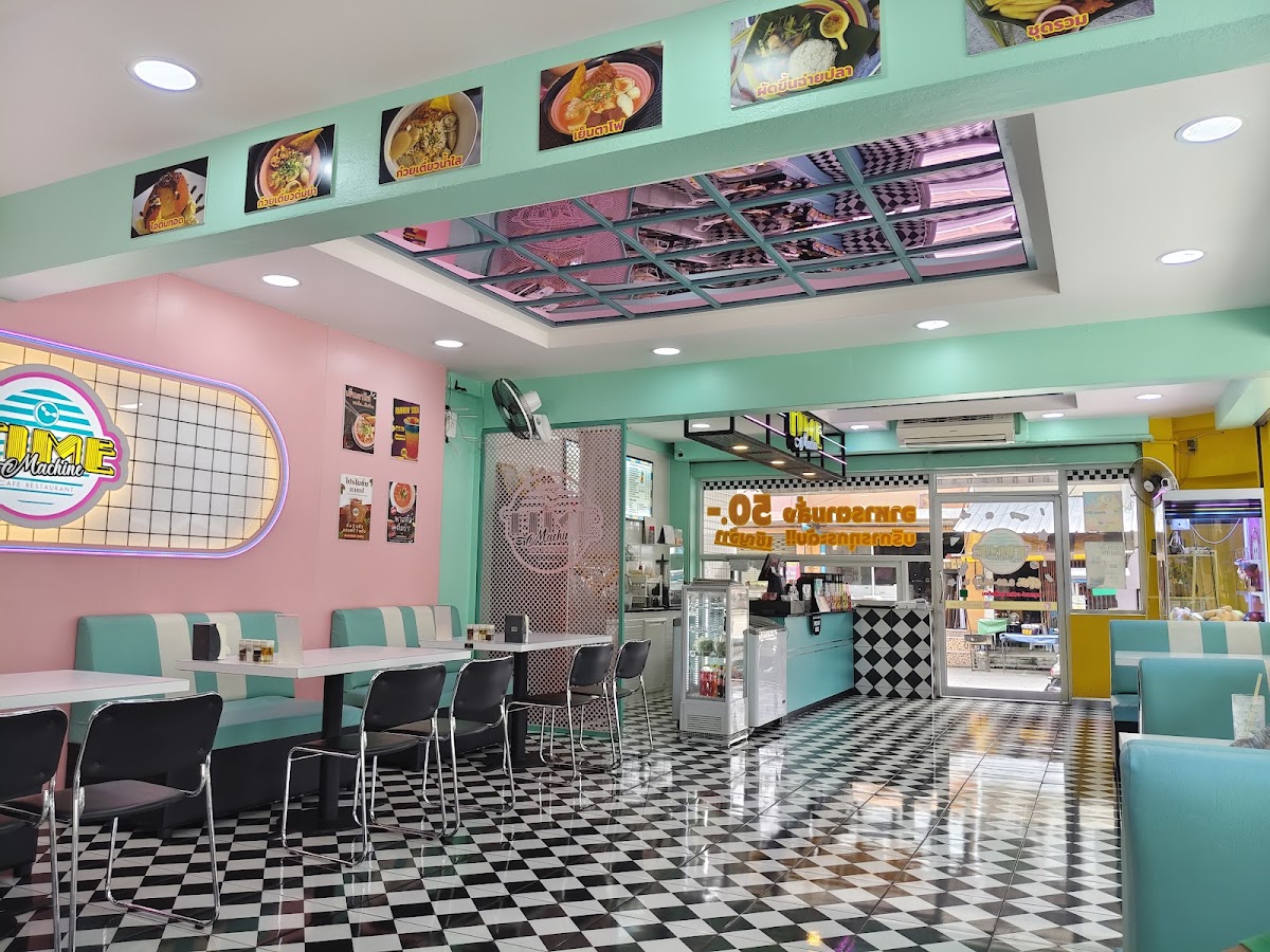 Time Machine cafe and restaurant