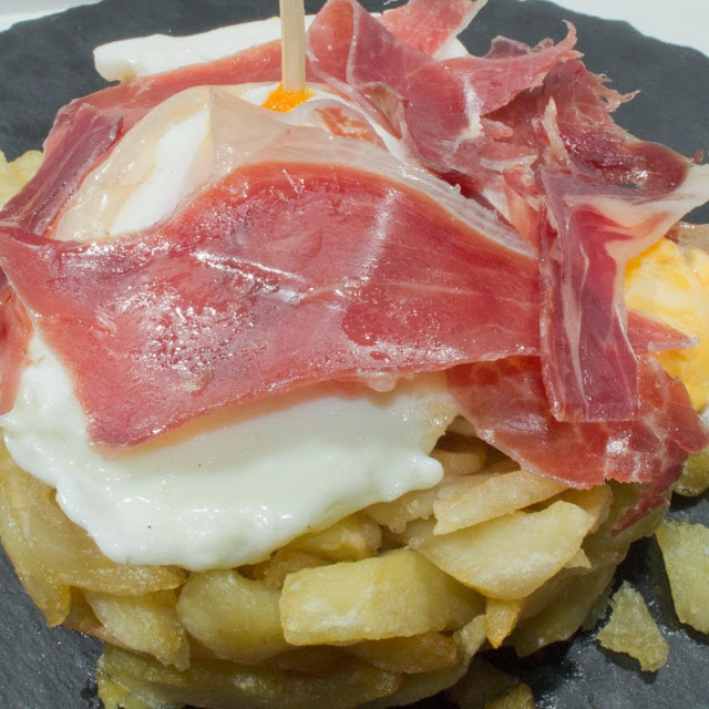 Huevos Rotos Con Jamón Ibérico