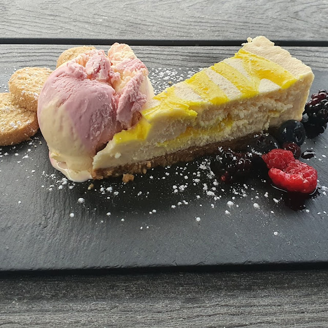 Cheese Cake and Ice Cream