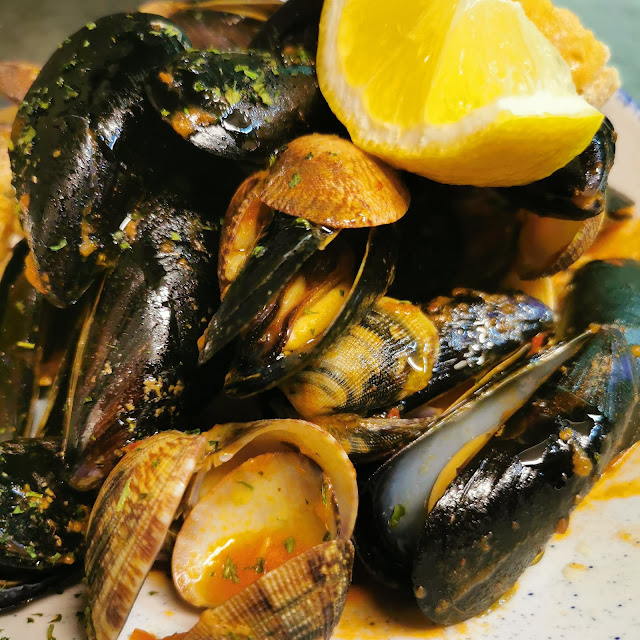 Impepata Di Cozze E Vongole