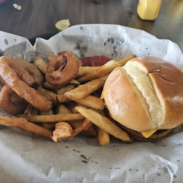 Peaks Burger