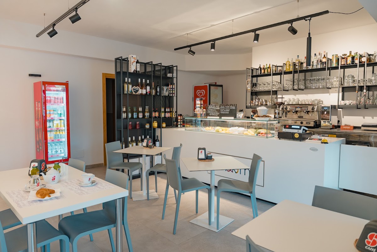 Maksim Food Drink Rooms