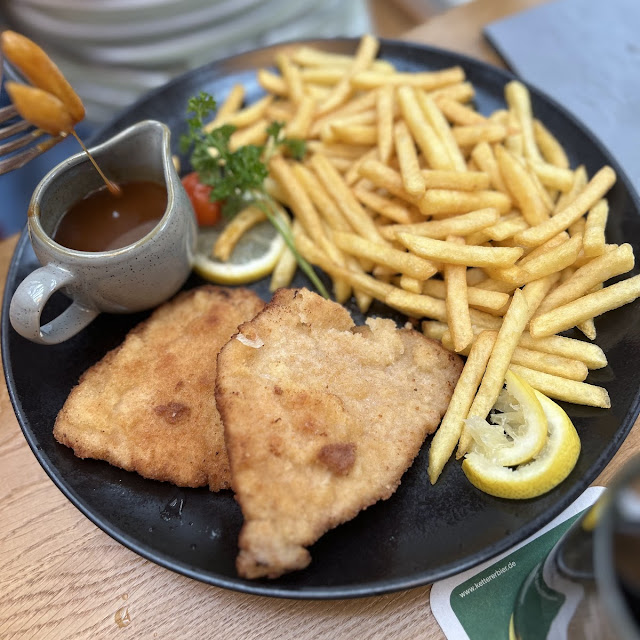 Schnitzel Mit Pommes Frites