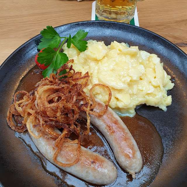 Bratwurst Mit Kartoffelsalat