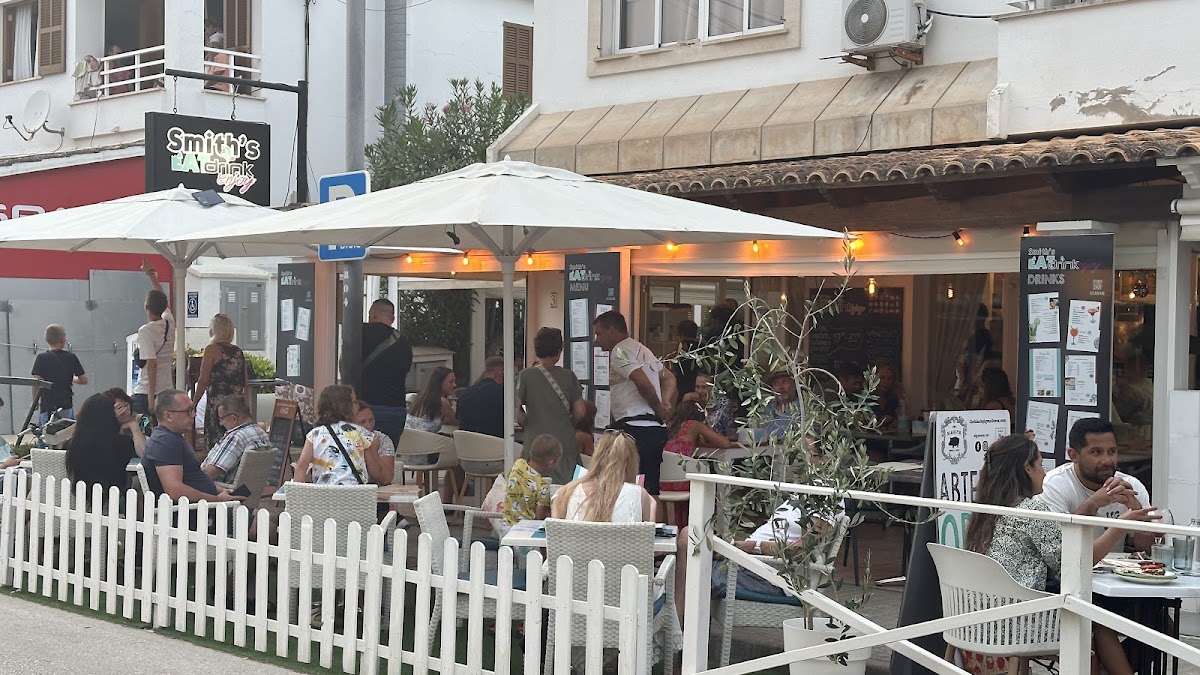 Smith's Cafe-Bar-Restaurant