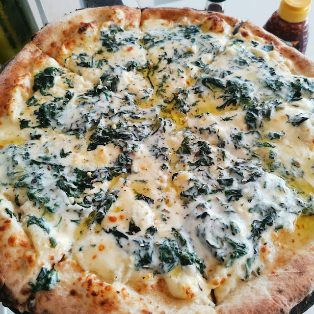 Quattro-Formaggi Spinach Pizza