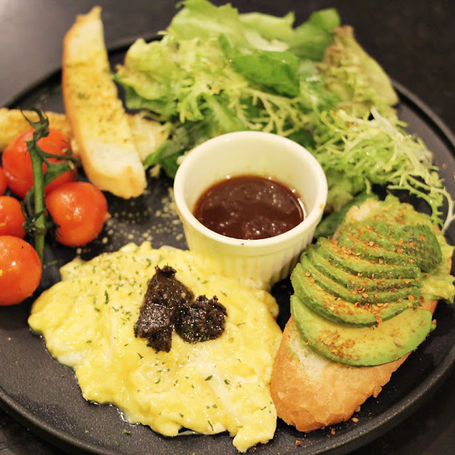 Black Truffle Scramble Egg