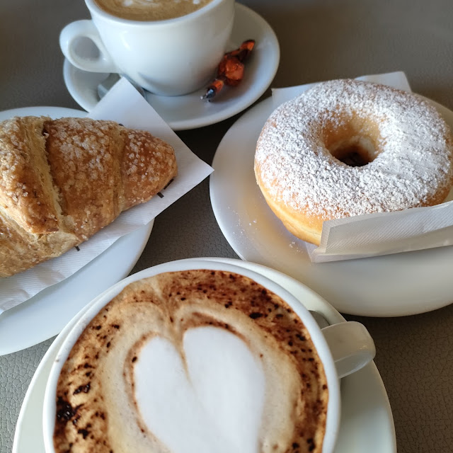 Cappucci Croissant Miele E Ciambella