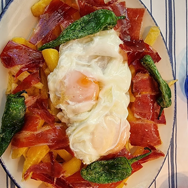 Plato Especial Huevos Rotos Con Jamón