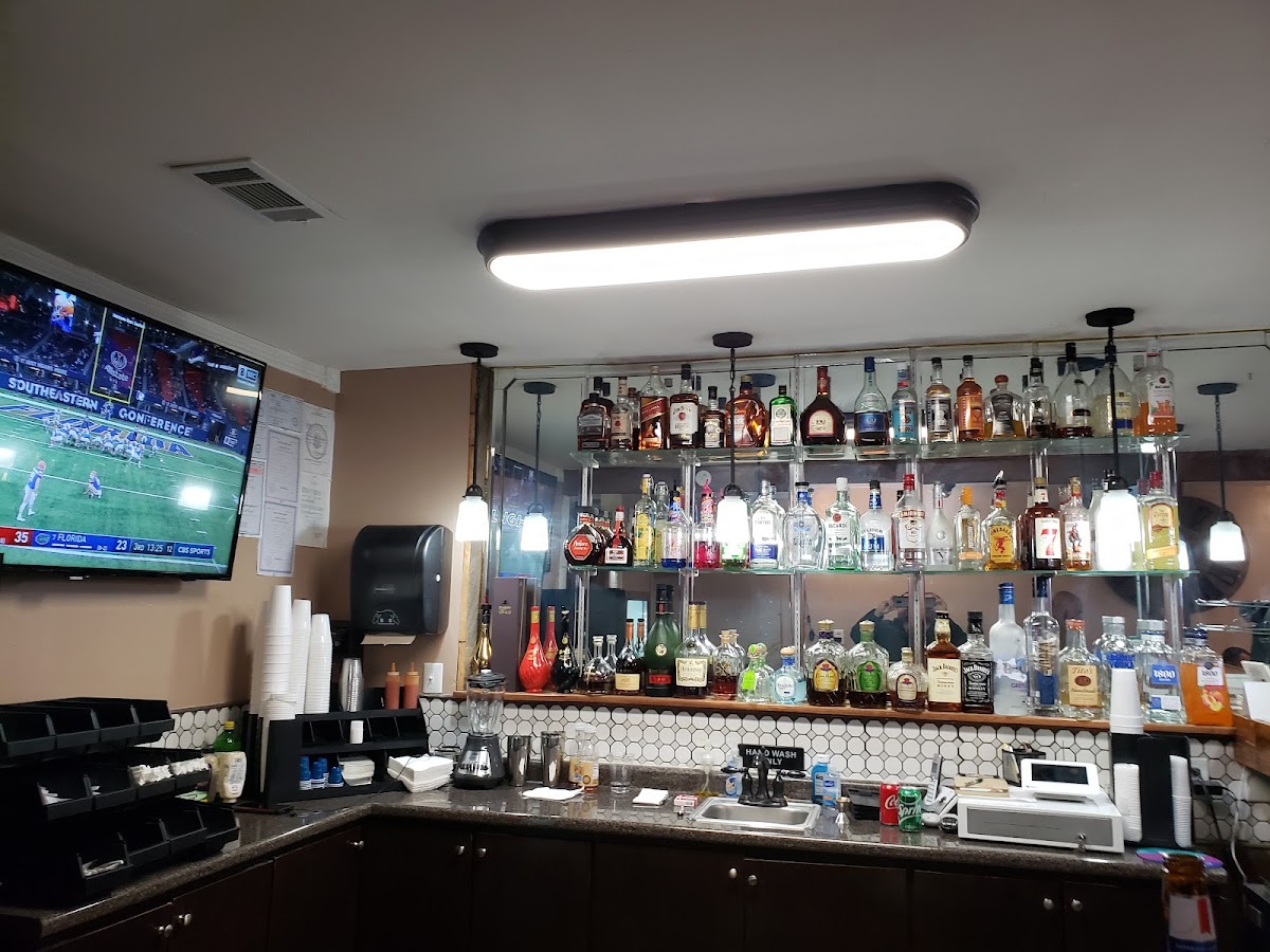T & L Bar and Grill