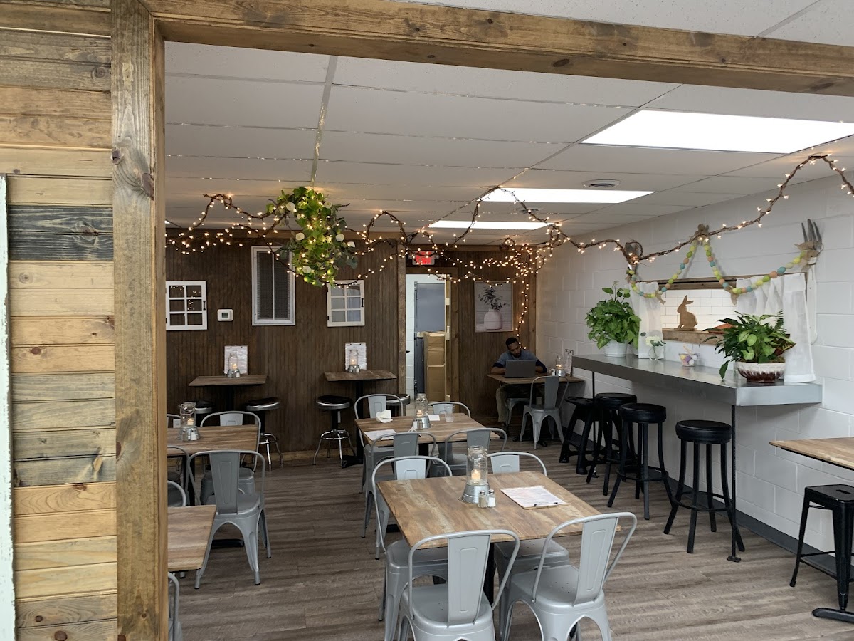 V’s Restaurant & Catering